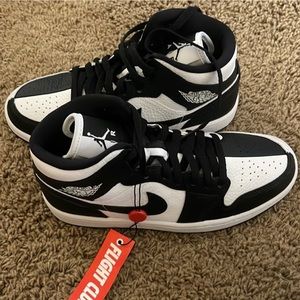 WMNS Air Jordan 1 Mids SE “Homage”